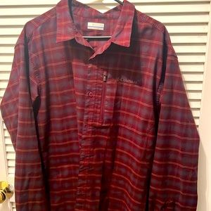 Men’s XL Columbia long sleeve dress shirt
